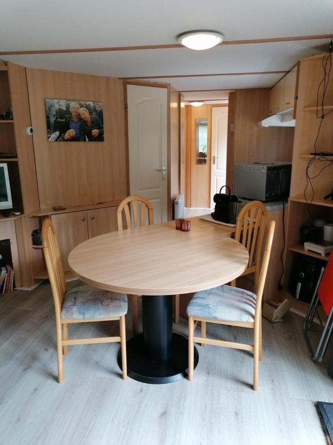 Chalet 4-6 Personen Epe F15 Van Alle Gemakken Voorzien Max Aantal Volwassen Personen Bedraagt 4 Exterior photo
